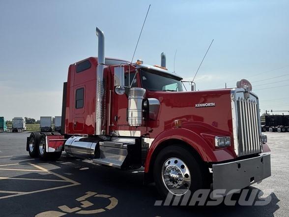 Kenworth W900 Trekkers