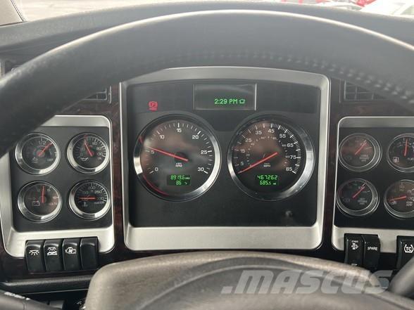 Kenworth W900 Trekkers