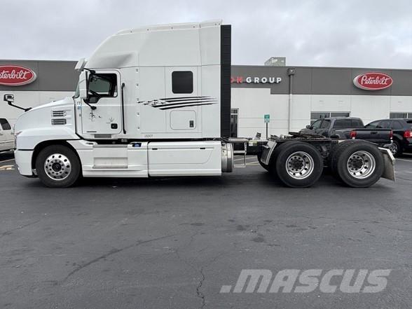 Mack ANTHEM 64T Trekkers