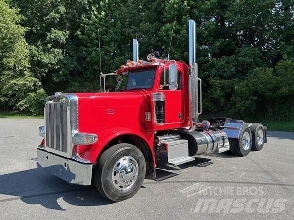 Peterbilt 389 Trekkers