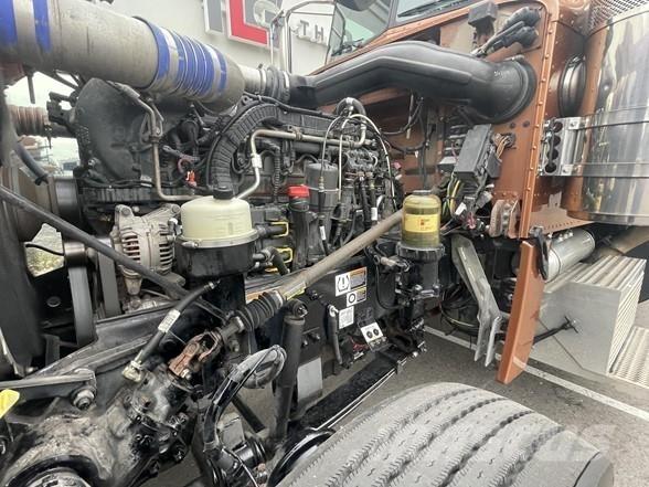 Peterbilt 389 Trekkers