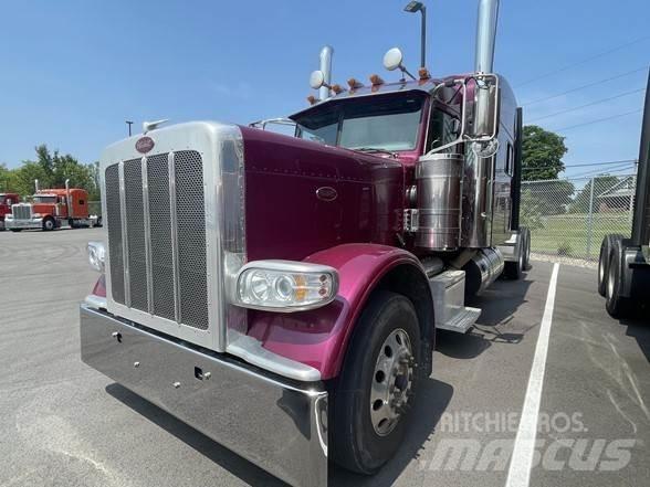 Peterbilt 389 Trekkers