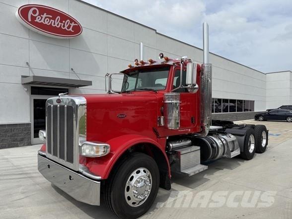 Peterbilt 389 Trekkers