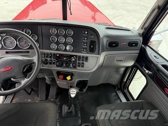 Peterbilt 389 Trekkers