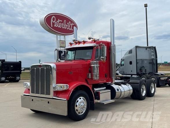 Peterbilt 389 Trekkers