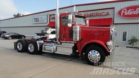Peterbilt 389 Trekkers