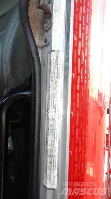 Peterbilt 389 Trekkers