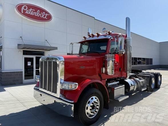 Peterbilt 389 Trekkers