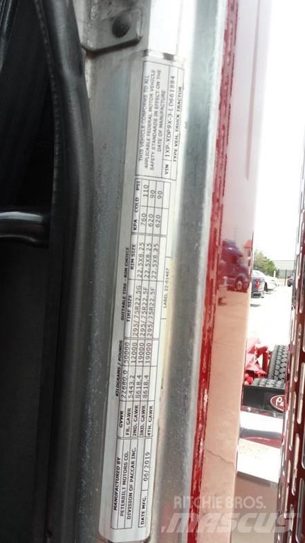 Peterbilt 389 Trekkers