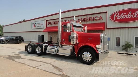 Peterbilt 389 Trekkers