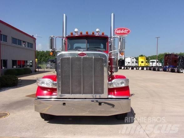 Peterbilt 389 Trekkers