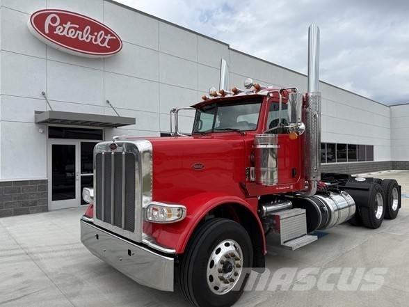 Peterbilt 389 Trekkers