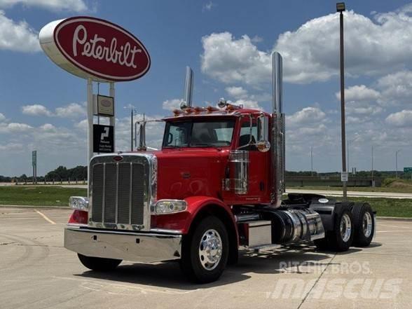 Peterbilt 389 Trekkers