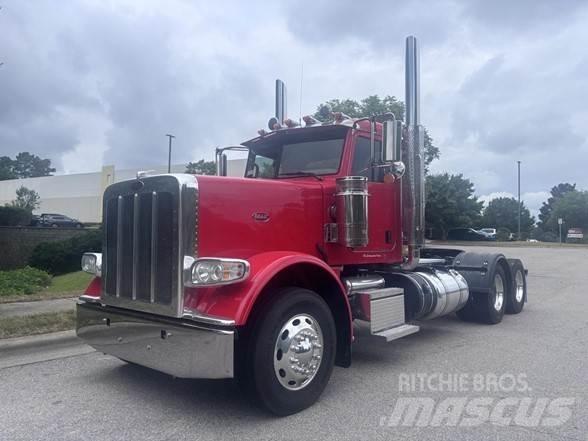 Peterbilt 389 Trekkers