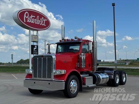 Peterbilt 389 Trekkers