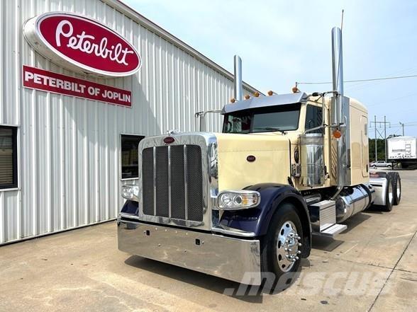Peterbilt 389 Trekkers