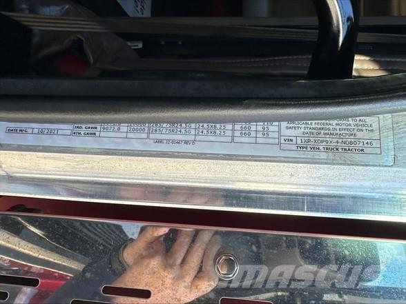 Peterbilt 389 Trekkers