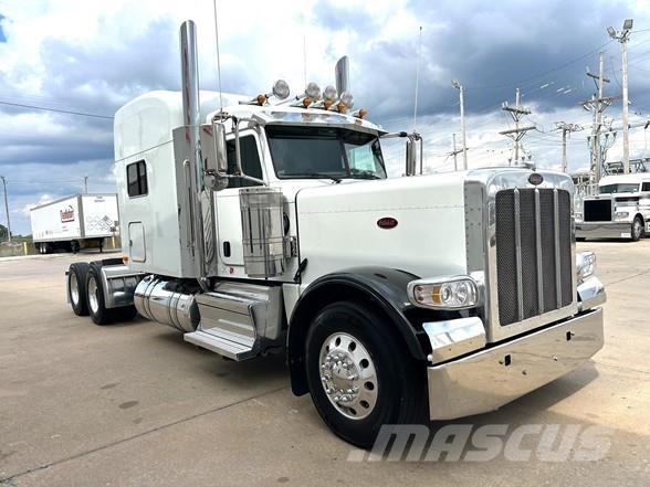 Peterbilt 389 Trekkers