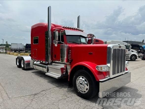 Peterbilt 389 Trekkers