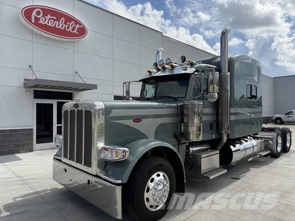 Peterbilt 389 Trekkers