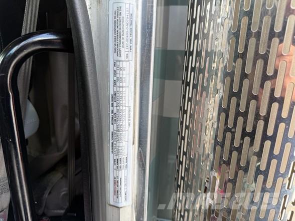 Peterbilt 389 Trekkers