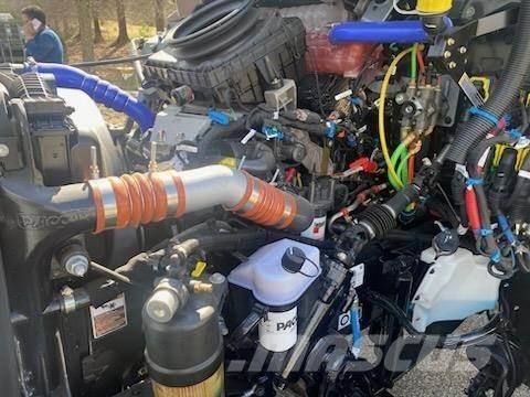 Peterbilt 536 Chassis met cabine