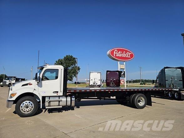 Peterbilt 536 Platte bakwagens