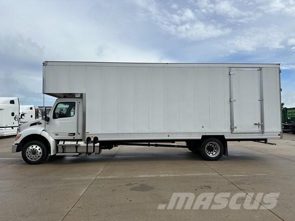 Peterbilt 536 Bakwagens met gesloten opbouw