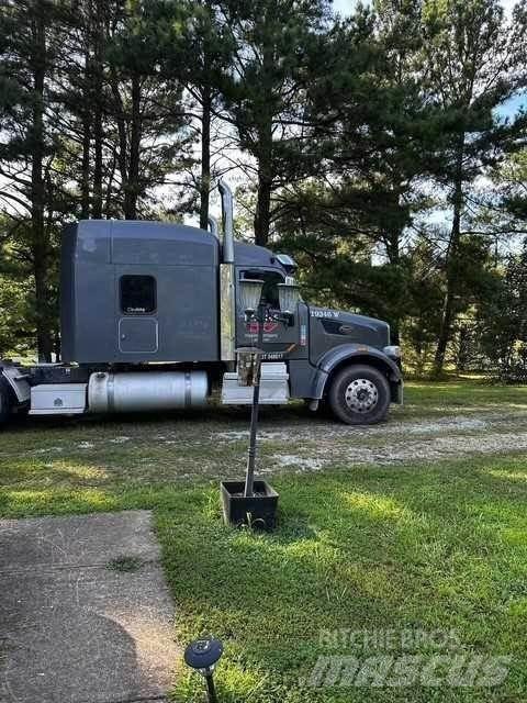 Peterbilt 567 Trekkers