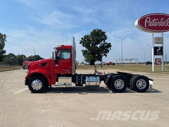 Peterbilt 567 Trekkers