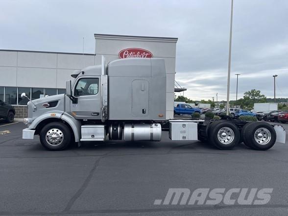 Peterbilt 567 Trekkers