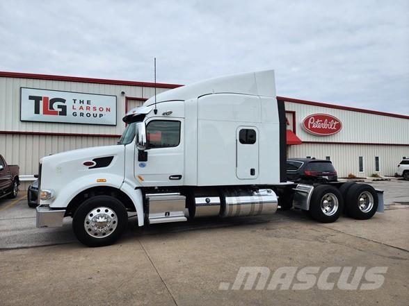 Peterbilt 567 Trekkers