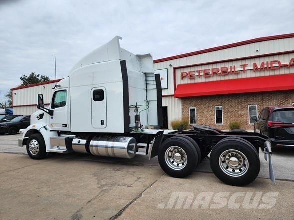 Peterbilt 567 Trekkers