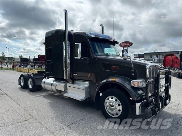 Peterbilt 567 Trekkers