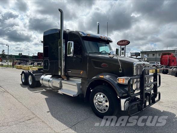Peterbilt 567 Trekkers