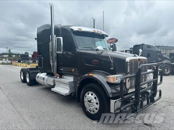 Peterbilt 567 Trekkers