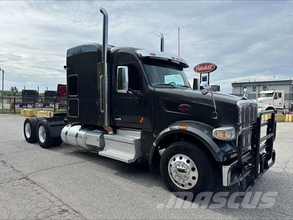 Peterbilt 567 Trekkers