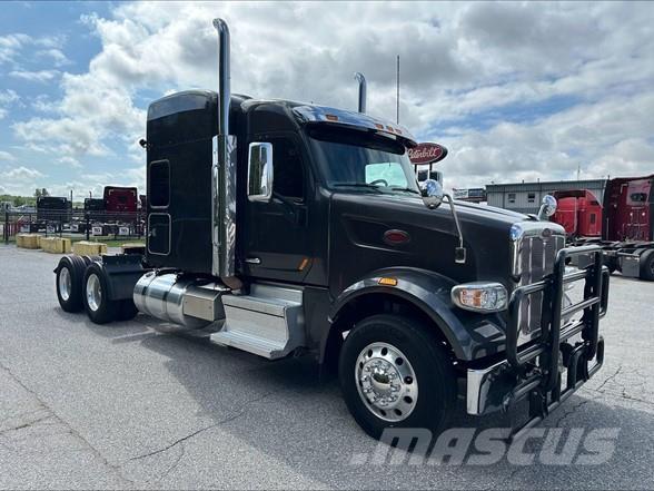 Peterbilt 567 Trekkers