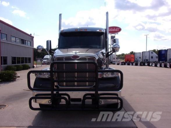 Peterbilt 567 Trekkers