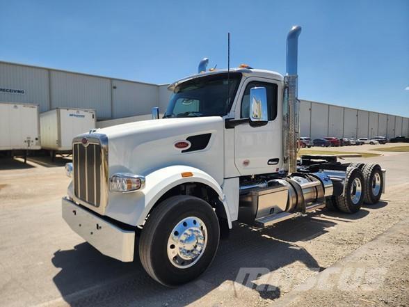 Peterbilt 567 Trekkers