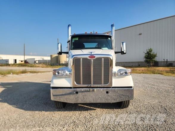 Peterbilt 567 Trekkers