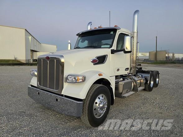 Peterbilt 567 Trekkers