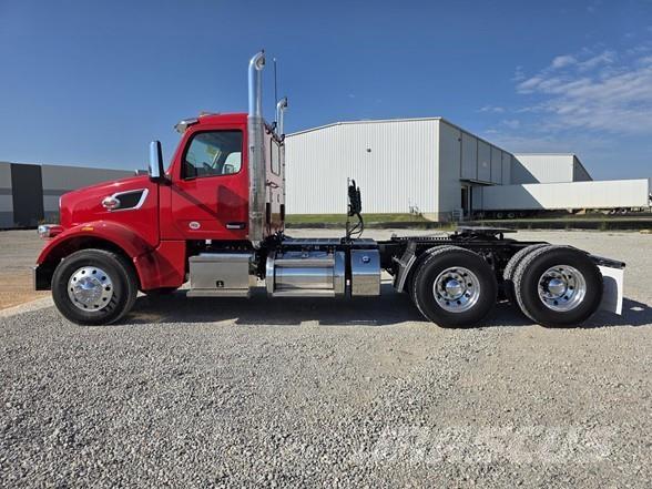 Peterbilt 567 Trekkers
