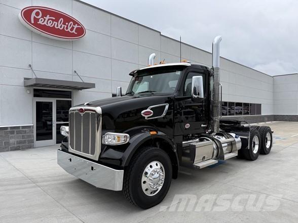 Peterbilt 567 Trekkers