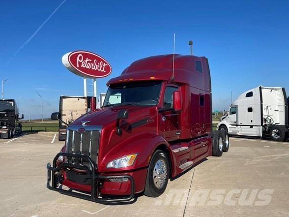 Peterbilt 579 Trekkers