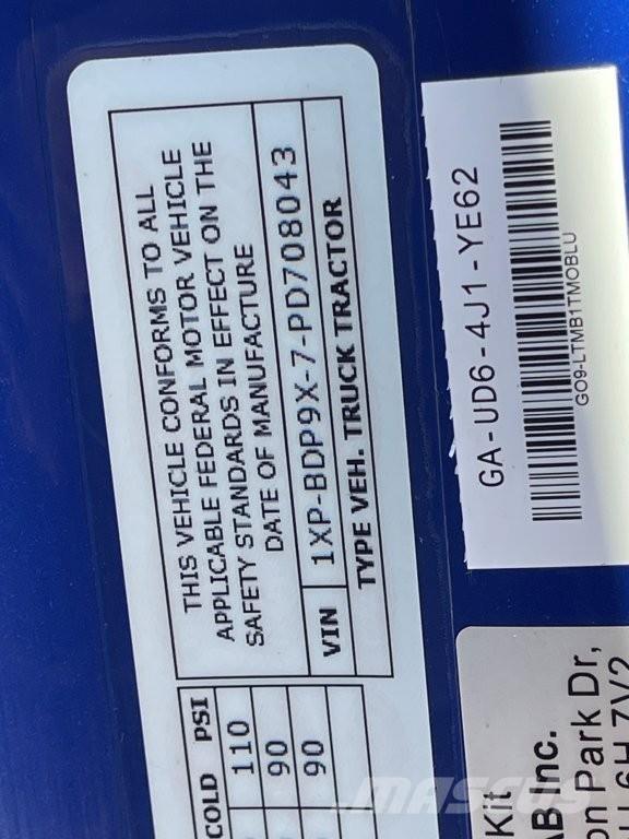 Peterbilt 579 Trekkers