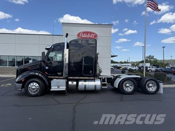 Peterbilt 579 Trekkers