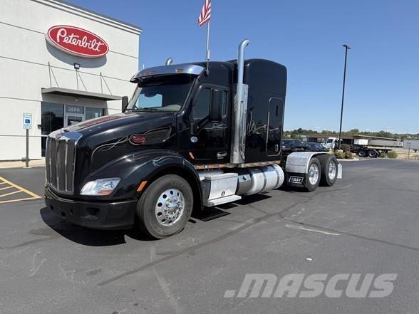 Peterbilt 579 Trekkers