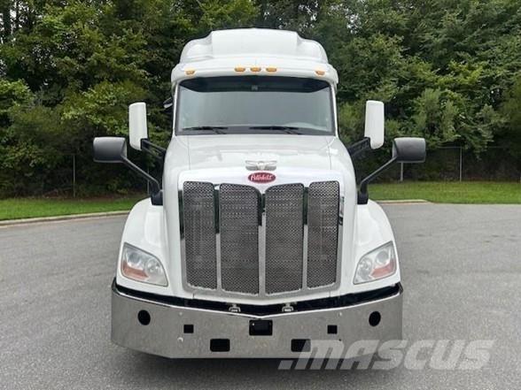 Peterbilt 579 Trekkers