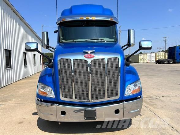 Peterbilt 579 Trekkers